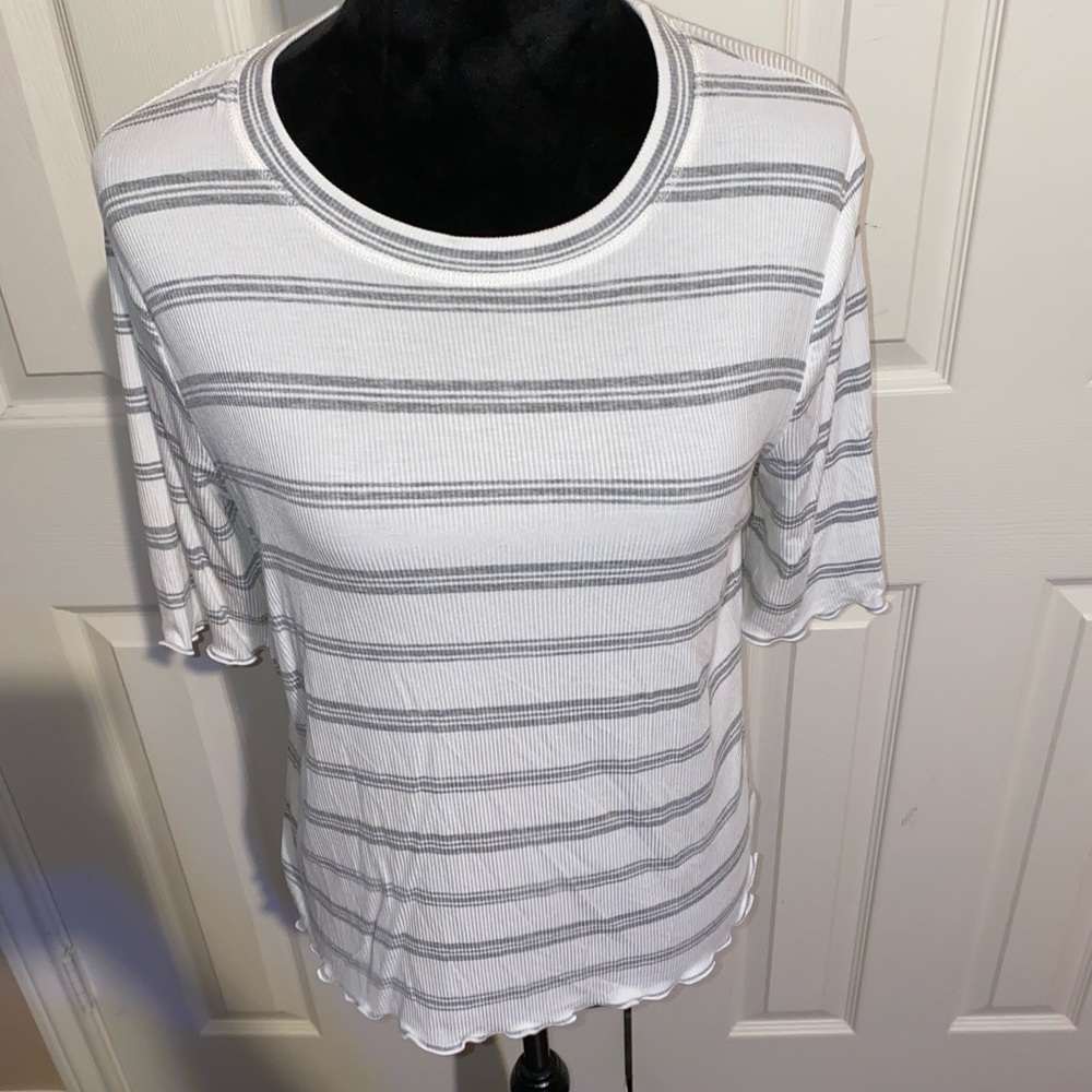 White striped large top